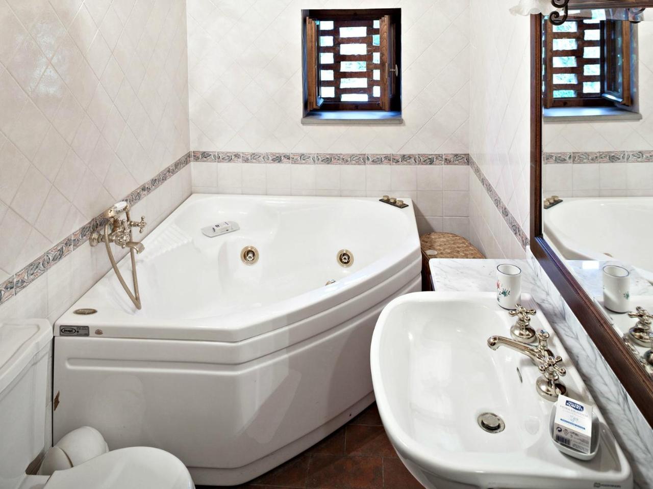 Villa Eleonora Ampinana ภายนอก รูปภาพ